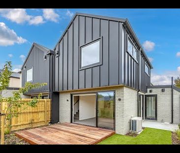 Townhouse On Innes Road - Photo 4