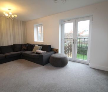 3 bedroom end of terrace house to rent - Photo 3