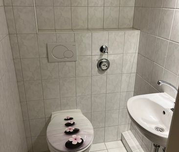 2,5 Zimmer mit Gäste-WC und EBK *Ab Sofort* - Photo 5