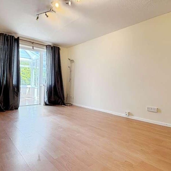 Russett Court, Warminster, BA12 - Photo 1