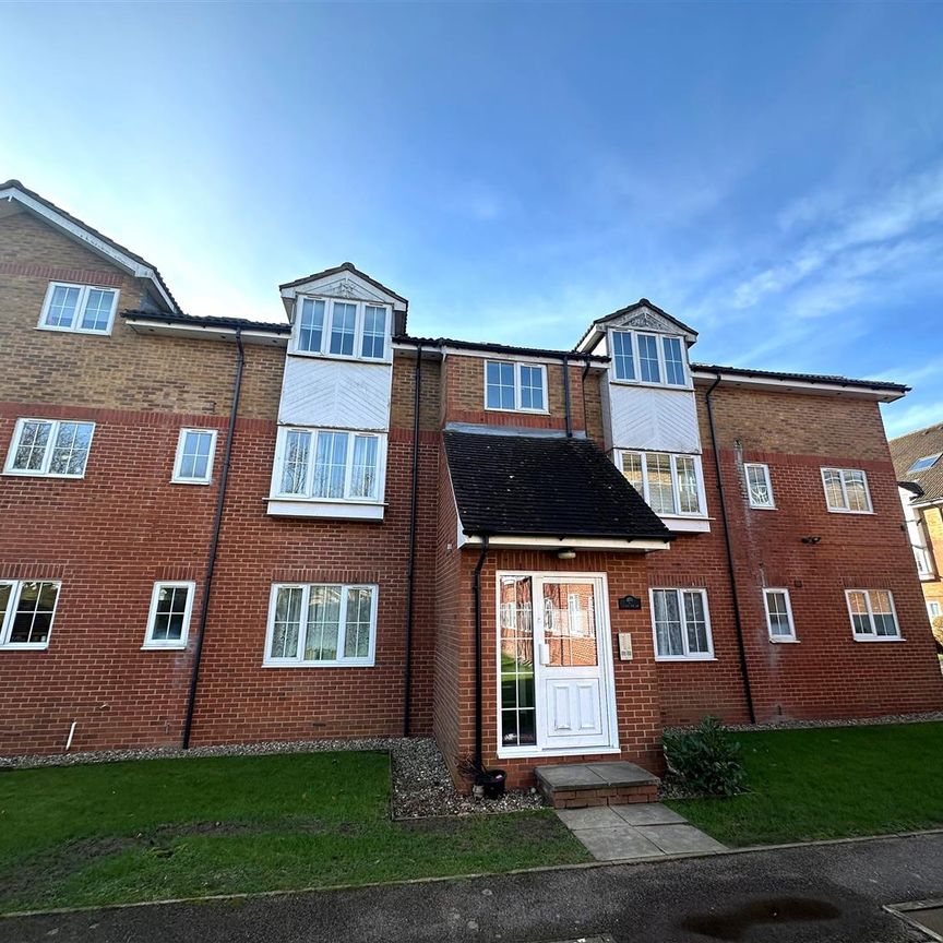 Hagden Lane, Watford - Photo 1