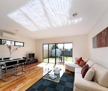 27A Castlewood Street, Bentleigh East VIC 3165 - Townhouse For Rent... - Photo 1