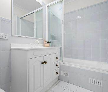 Sunlit & Effortless Lifestyle - Photo 3