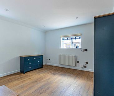 2 bed Flat for rent - Photo 3