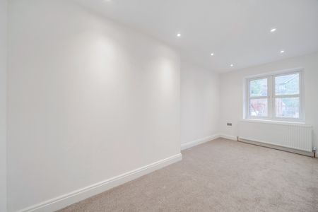 3 Bed Flat, West Hill, CR2 - Photo 5