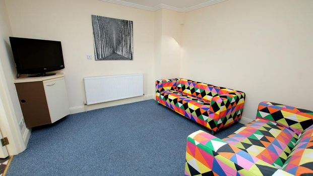 4 bedroom apartment to rent - Photo 1