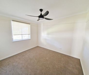 Comfortable & Character-Filled Home - FULLY FURNISHED. - Photo 3