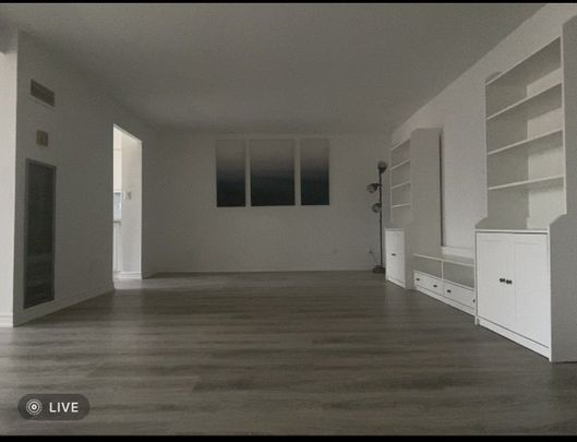 For Lease - 633 Bay Street Unit# 2413, Toronto, Ontario - Photo 1