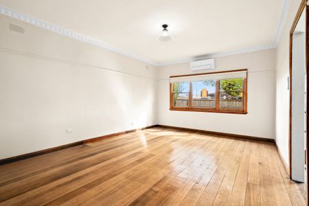 Opportunity for a home and business in one! Flexible Floorplan with up to Six Bedrooms - Photo 3