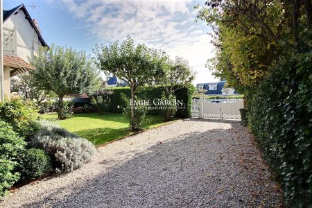 Deauville, Triangle d'or, proche de la plage, très belle propriété normande avec jardin - Photo 5