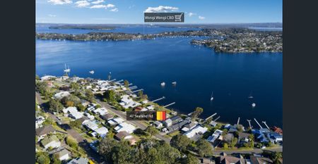 Spacious Family Home with Stunning Lake Views - Photo 5