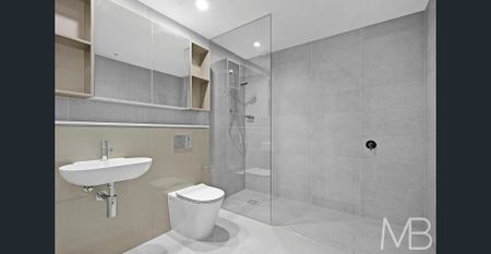 CONTEMPORARY URBAN LUXURY WITH CITY & HARBOUR BRIDGE VIEWS - Photo 4