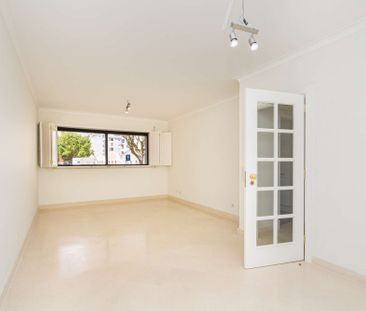 Unfurnished 3-bedroom apartment for rent in Cascais - Photo 6