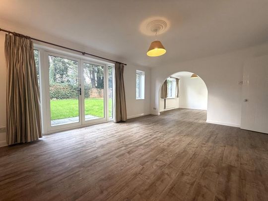 5 bedroom detached house to rent - Photo 1