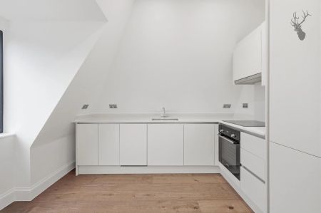 2 Bedroom Apartment - Photo 2