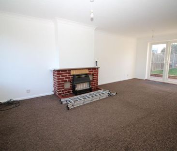 3 bedroom semi-detached house to rent - Photo 2