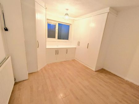 4 bedroom terraced house to rent - Photo 5