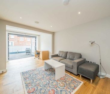 Farm Yard, Windsor, SL4 - Photo 2