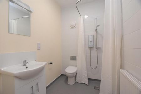 2 bedroom semi-detached house to rent - Photo 5