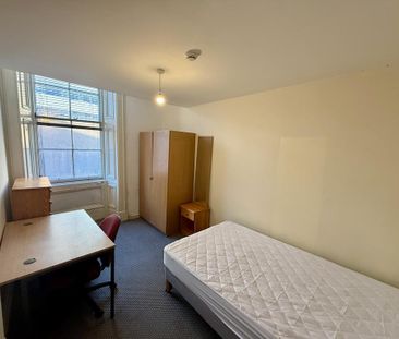 5 bedroom flat to rent - Photo 4