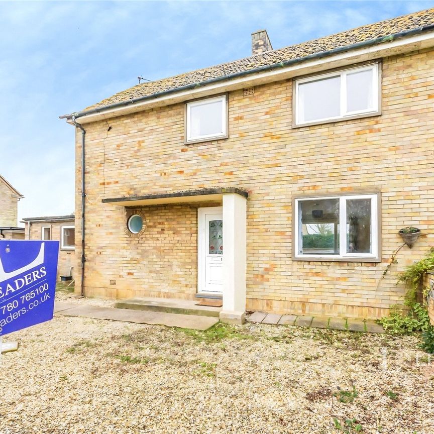 3 bedroom house to rent New Estate, Little Bytham, Grantham, NG33 - Photo 1
