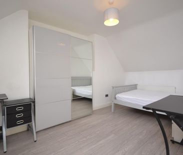 3 bedroom House To Let - Photo 4