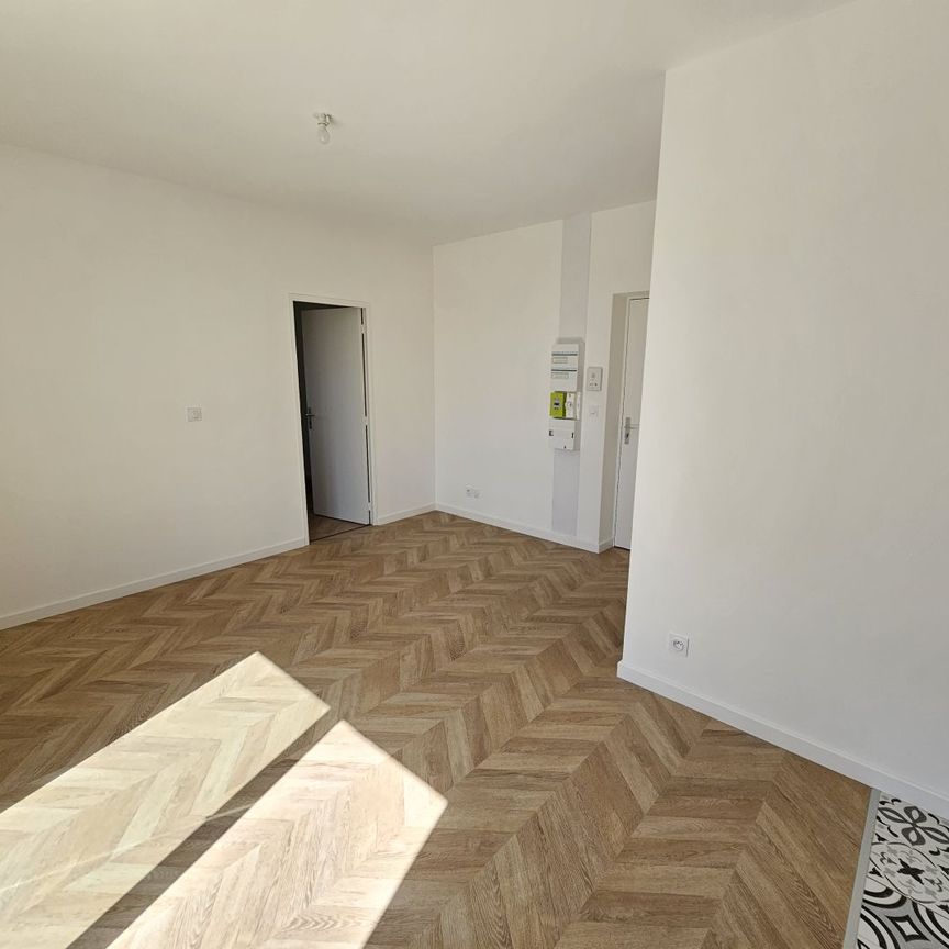 Location Appartement 2 pièces 34m² BELIGNEUX 01360 - Photo 1