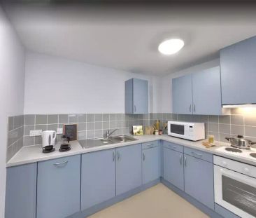 Standard Plus En-suite | Newton Court - Photo 5