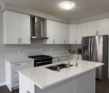 For Lease - 11 Gleason Crescent, Kitchener, Ontario - Photo 4