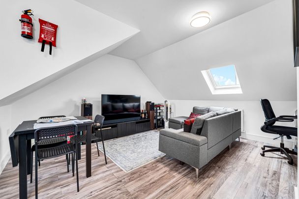 Greenford Road, Greenford, UB6 0HQ - Photo 1