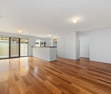 PRISTINE 3X2 VILLA IN ULTRA-CONVENIENT LOCATION - Photo 2