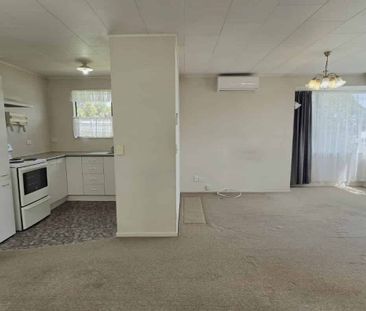 Comfortable Three-Bedroom Family Home - Photo 4