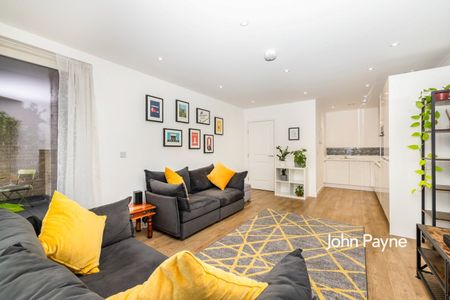 38 Artillery Place, London, SE18 - Photo 2