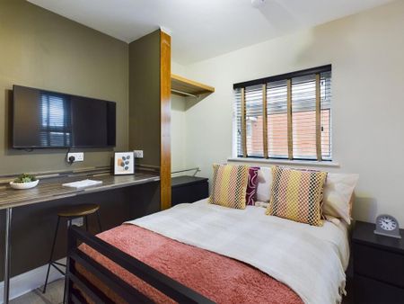 1 bedroom in a house share to rent - Photo 2