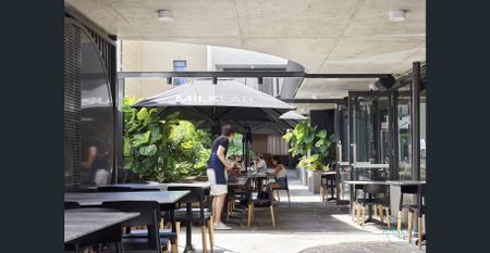 Furnished City-View Apartment in the Heart of the James St Precinct - Photo 5