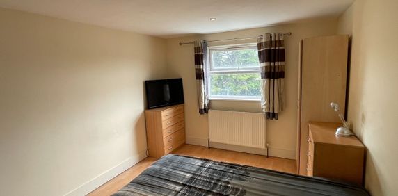Room in a Shared Flat, Leslie Road, E11 - Photo 2