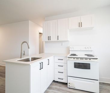2 Beds 1 Bath - 8281 Avenue Des Vendéens, Anjou - Photo 1