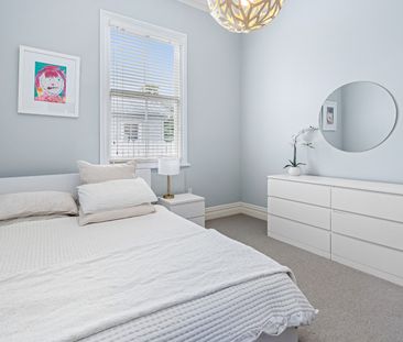 Classic Elegance & Modern Comforts - Photo 3