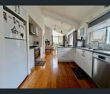 11 Coral Street, Frankston, Vic 3199 - Photo 3