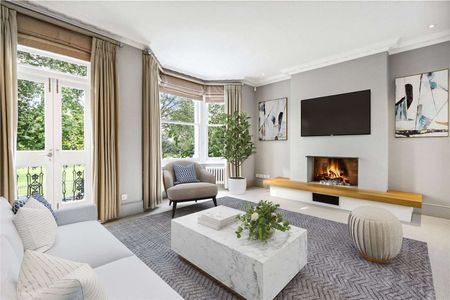 A stunning six bedroom family house overlooking Eel Brook Common in Fulham. - Photo 2