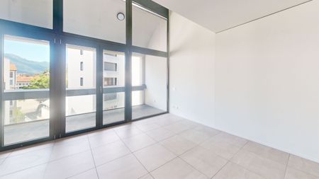 Moderno duplex di 3.5 locali con vista sui castelli con super promozione - Photo 2