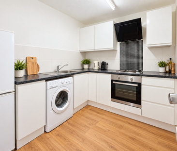 4 bedroom apartment to rent - Photo 6