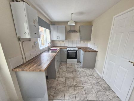 2 bedroom semi-detached house to rent - Photo 4