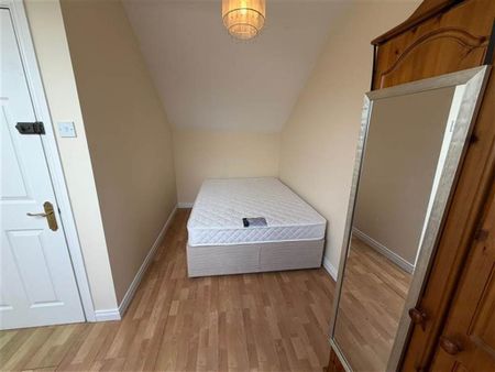 Apt 8 Fitzwilliam Square, off Rugby Avenue , Belfast, BT7 1JH - Photo 3