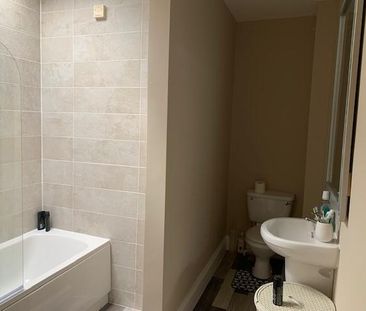 1 bedroom in a house share to rent - Photo 6