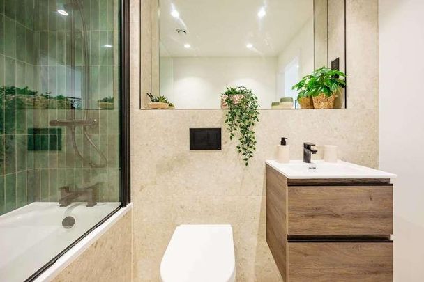 Madeleine Court, North Acton, W3 - Photo 1