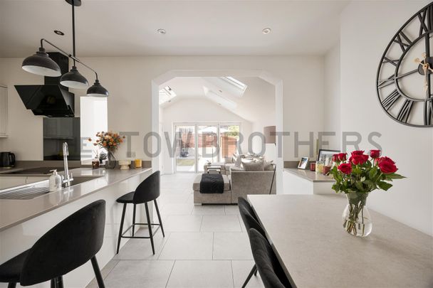 Pentire Road , E17 4BY - Photo 1