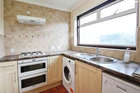 Green Lane, Uxbridge, UB8 - Photo 5