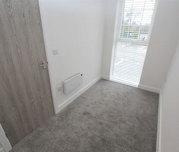 2 Bedroom Apartment, Ellesmere Port - Photo 1