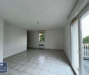 Location Appartement 2 pièces 47m² FONTENAY LE COMTE 85200 - Photo 5